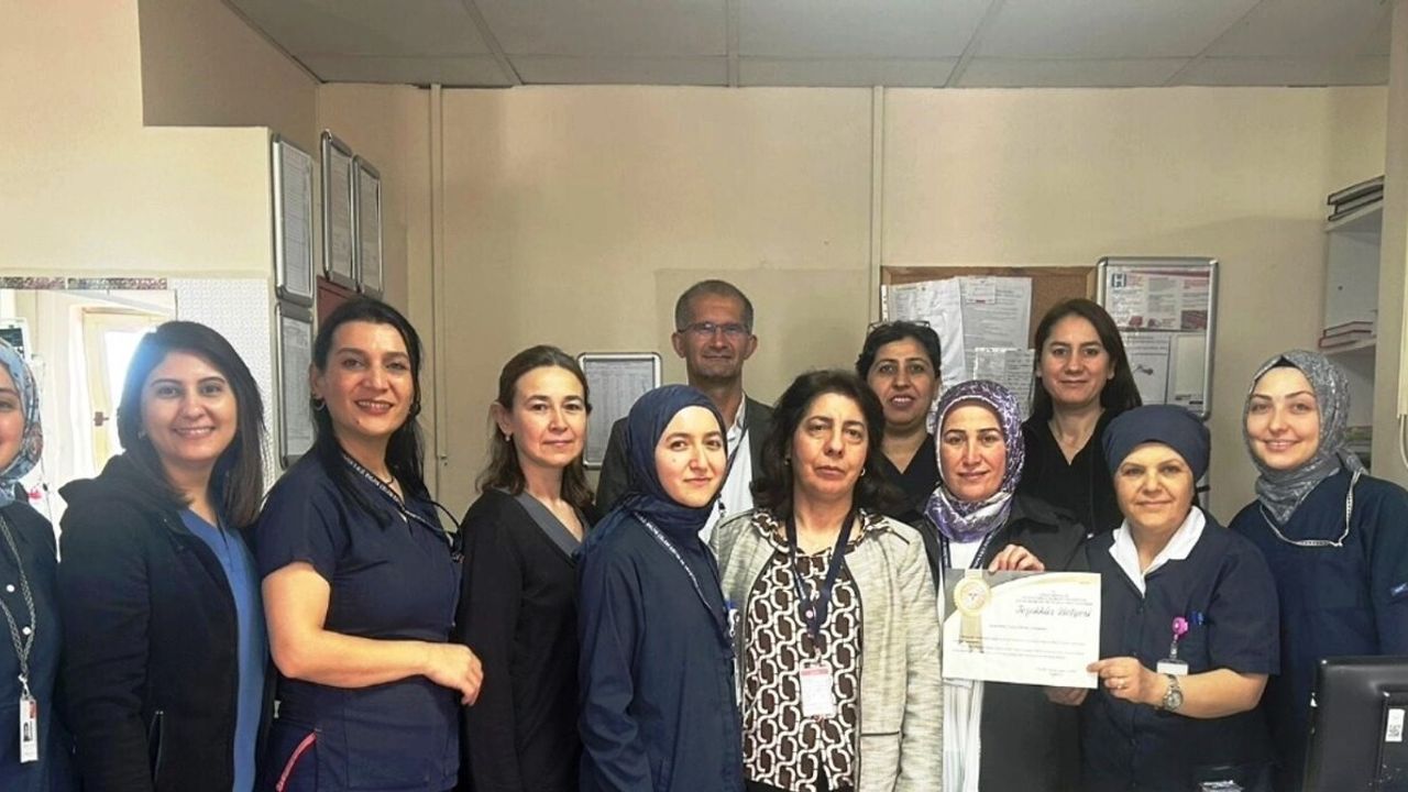 Kütahya'da İnme Ünitesi'ne Teşekkür Belgesi İle Ödül