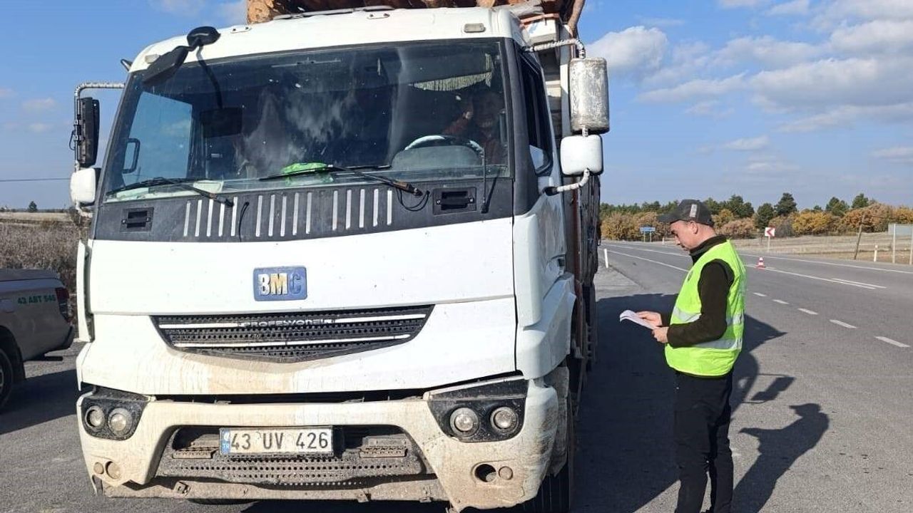 Kütahya'da Orman Emvali Araç Denetimleri Gerçekleştirildi