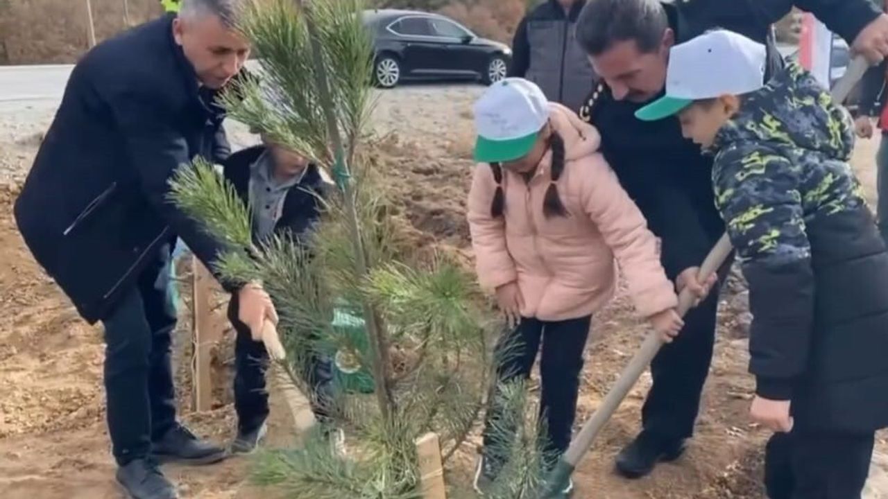 Kütahya'da Şehitler Anısına Ağaçlandırma Etkinliği