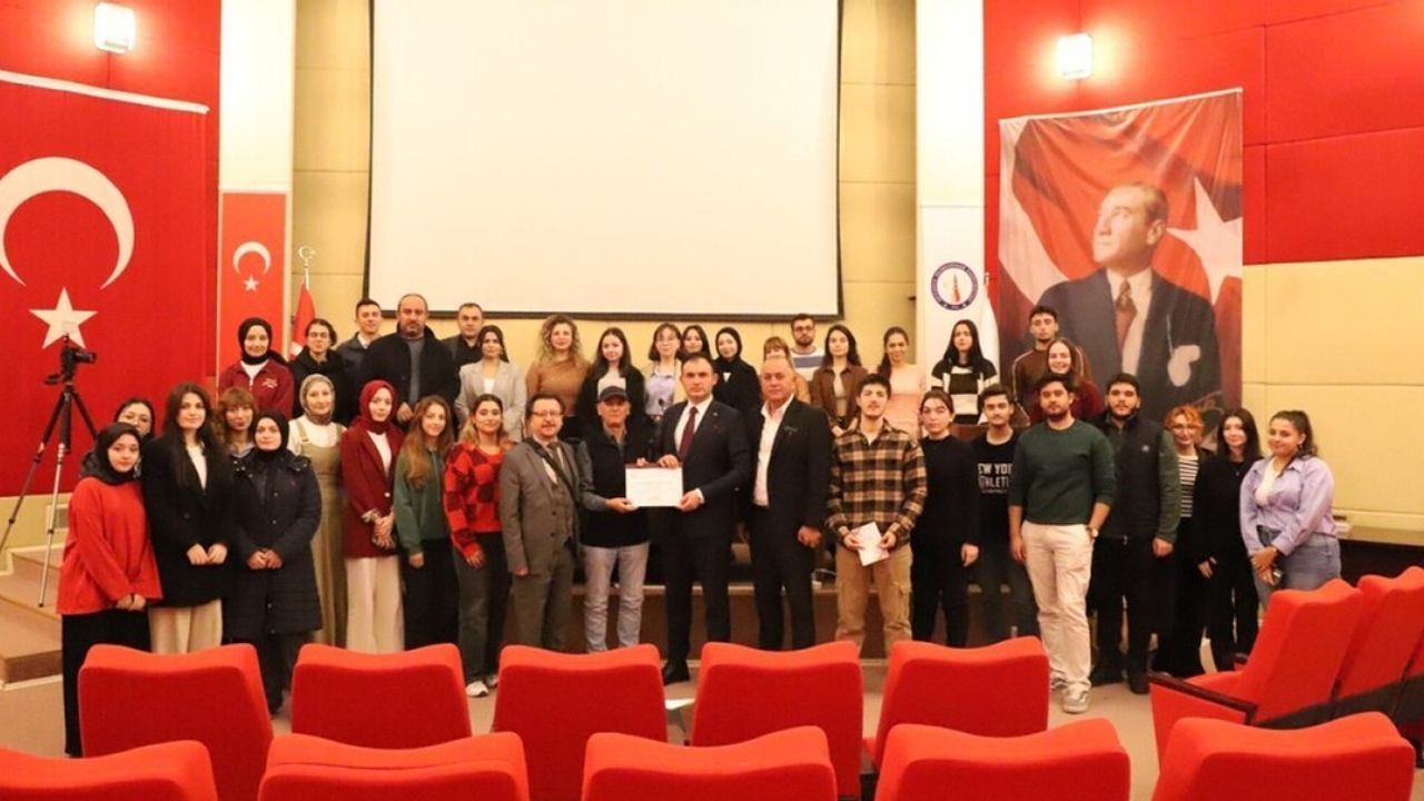 Kütahya Dumlupınar Üniversitesi'nde Fotoğrafçılık Eğitimi