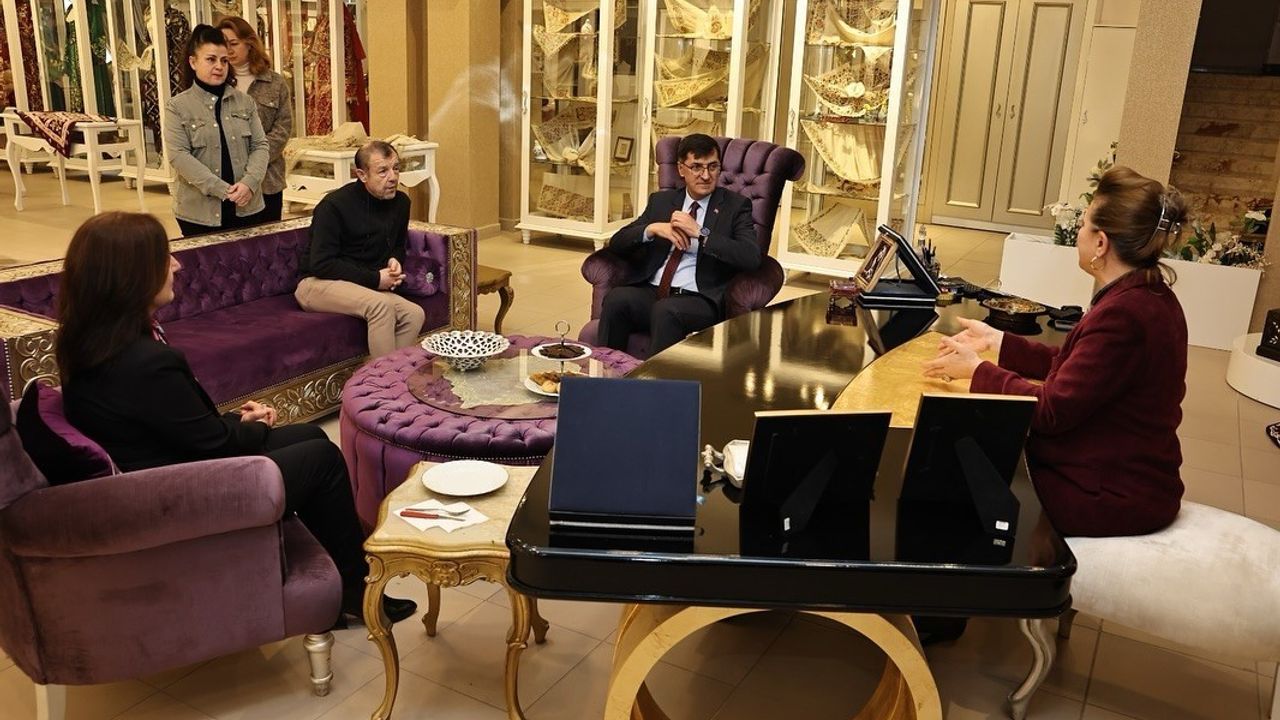 Kütahya'nın Kültürel Mirasına Destek: Başkan Kahveci ve Sanat Galerisi Ziyareti