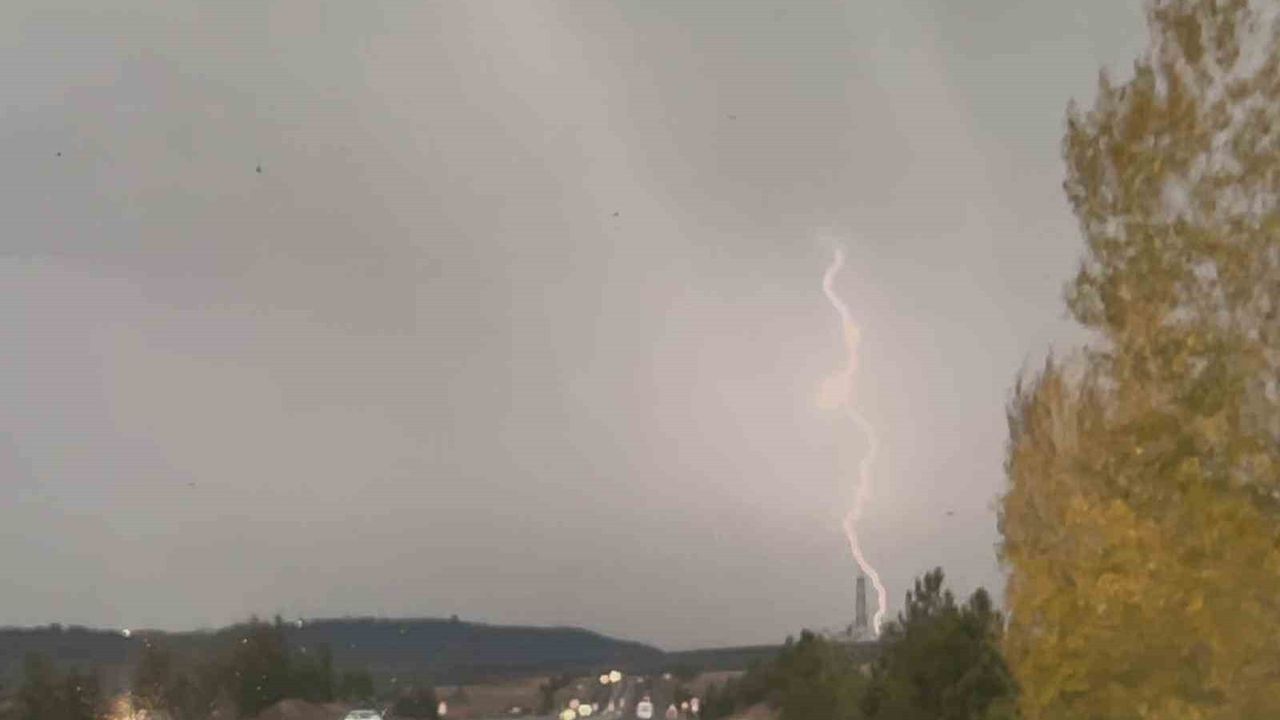Kütahya Tavşanlı'da Dolu Yağışı Şaşkınlık Yarattı