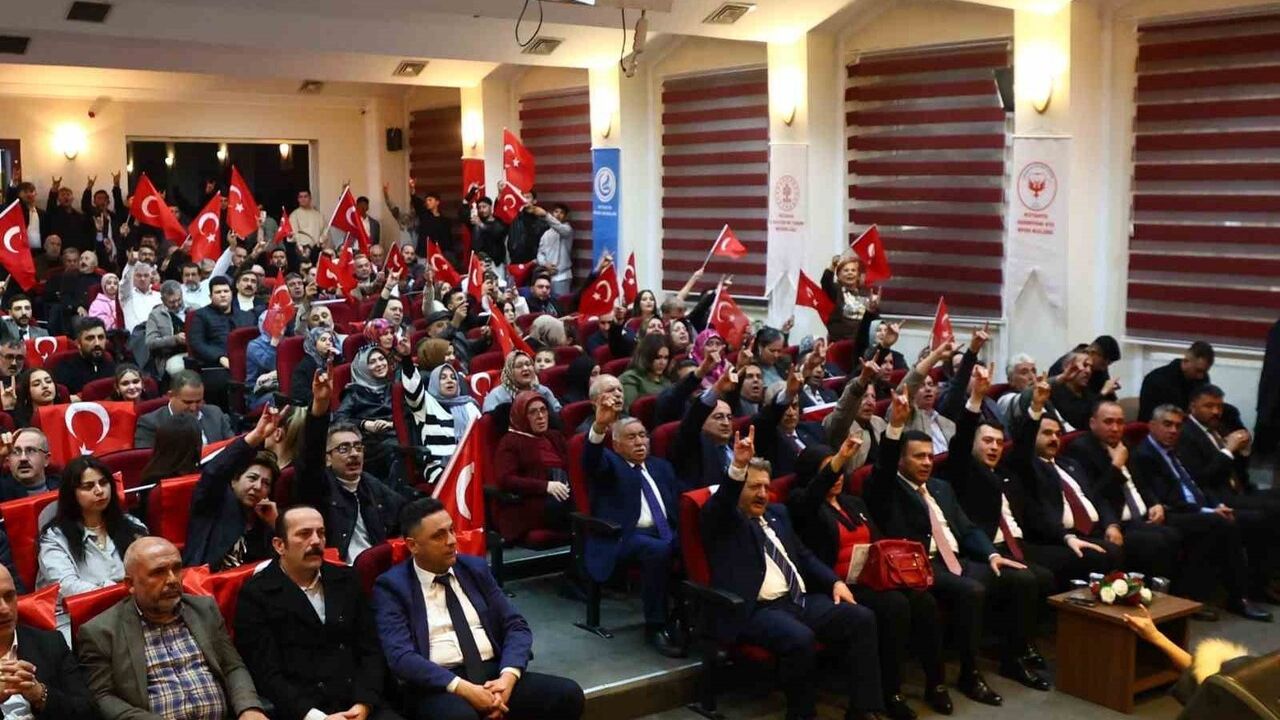 Kütahya Ülkü Ocakları'ndan Tarih ve Müziğin Buluştuğu Gece