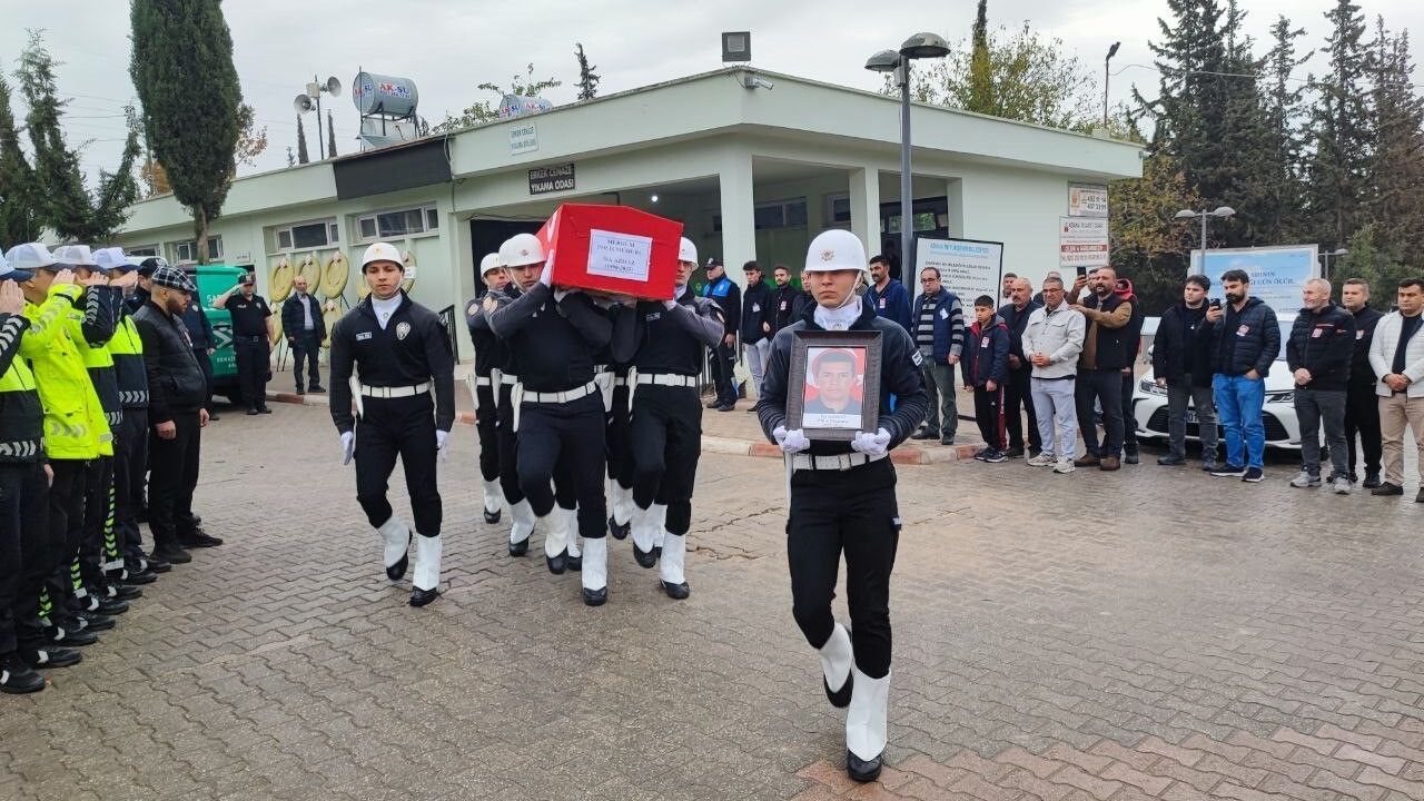 Lösemiye Yenik Düşen Genç Polis İçin Duygu Dolu Tören