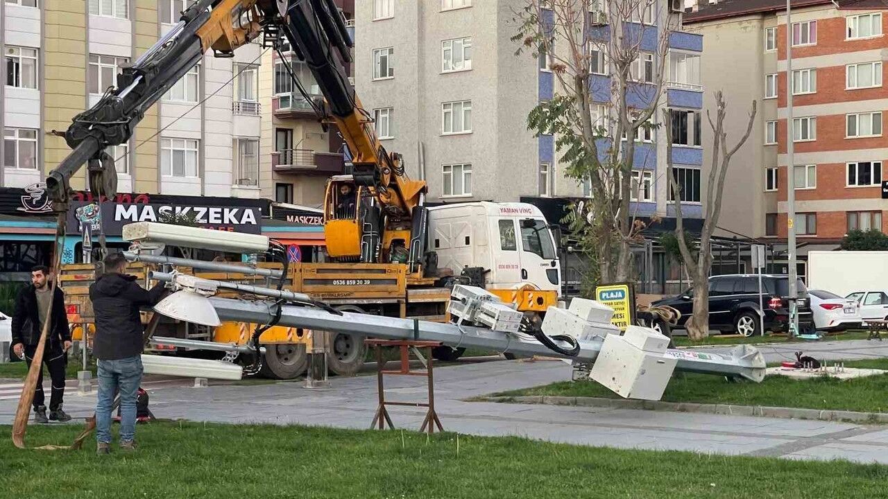 Mahalleli Tepkisi Sonucunda Baz İstasyonu Kaldırıldı