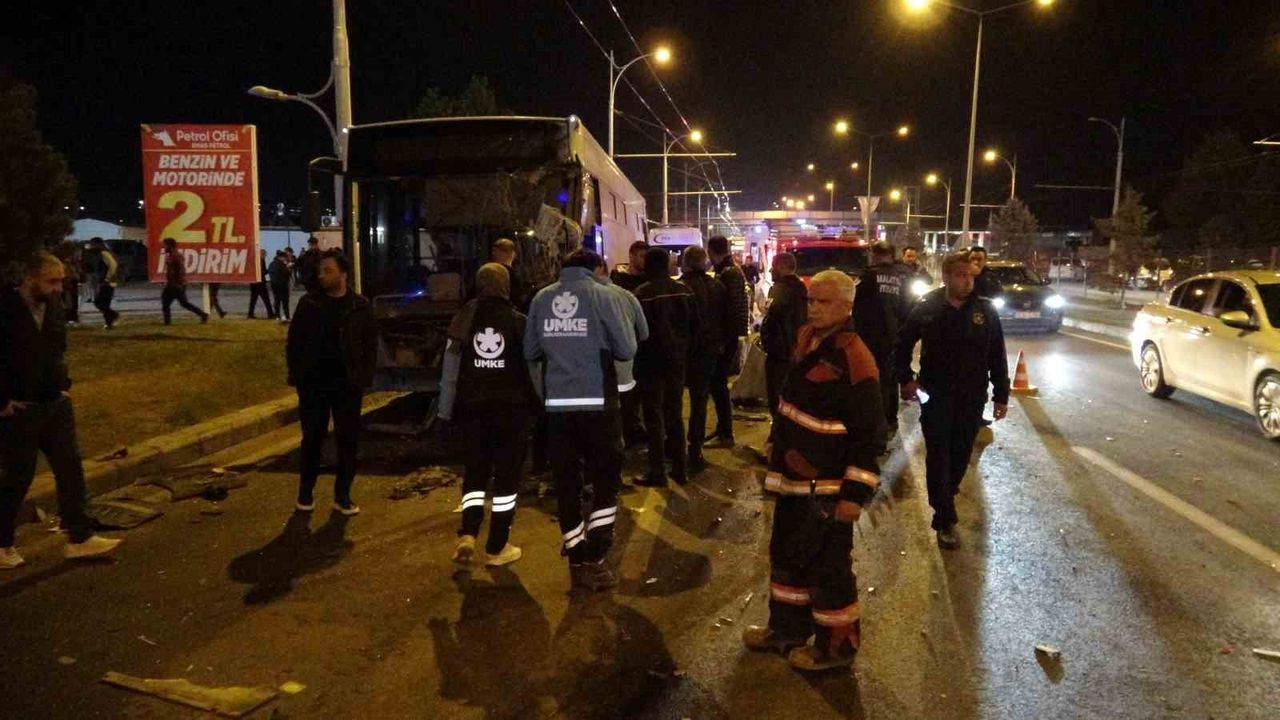 Malatya'da Feci Trafik Kazası: İki Hayat Kaybı, Üç Yaralı