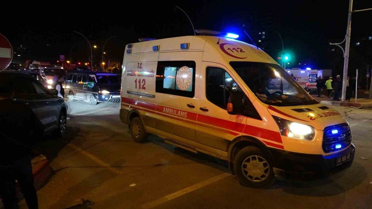Malatya'da Trafik Kazası: 3 Yaralı