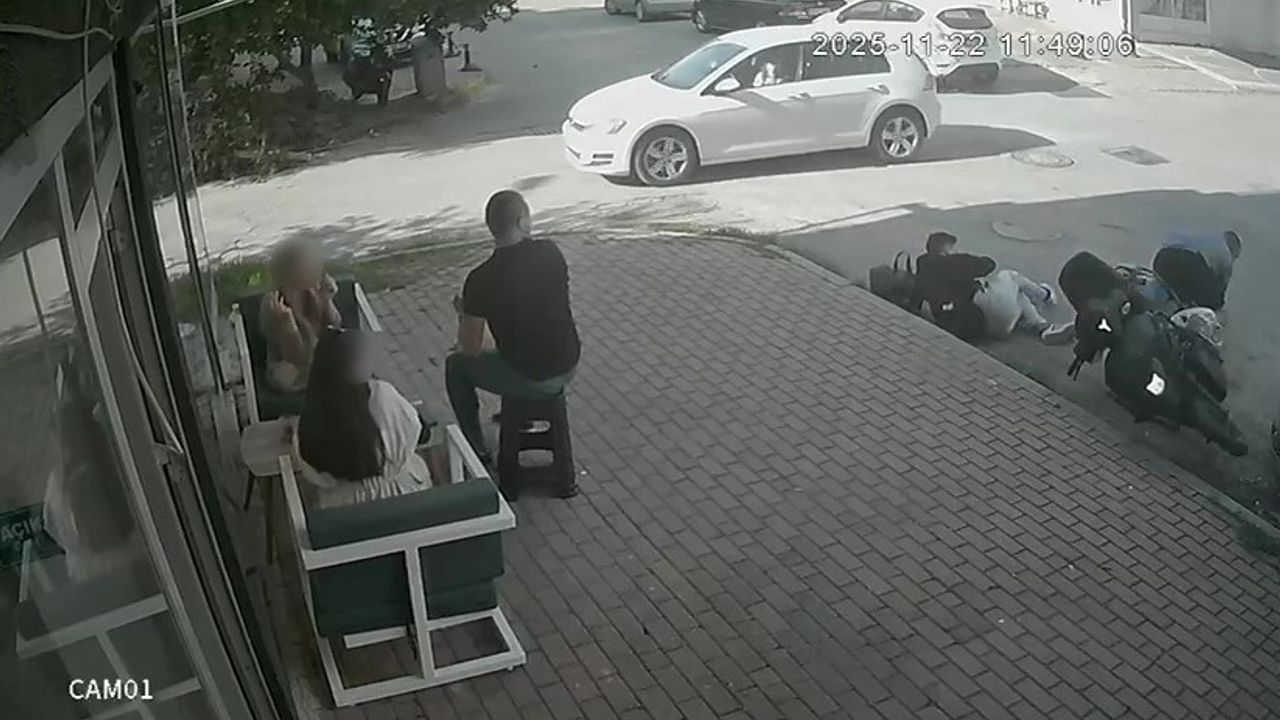 Manavgat'ta Otomobil-Motosiklet Kazası: Yaralı Genç Kıl Payı Kurtuldu