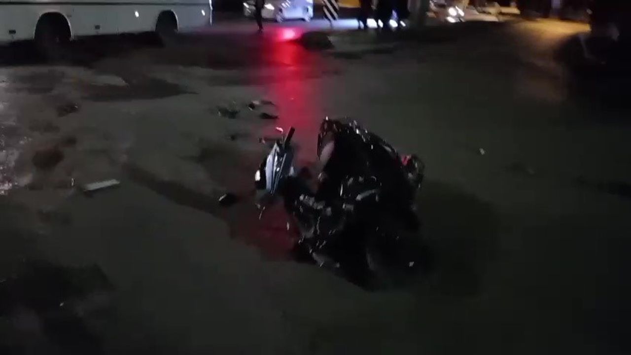 Manavgat'ta Trafik Kazası: Sürücü Kaçtı, Diğeri Alkollü Çıktı