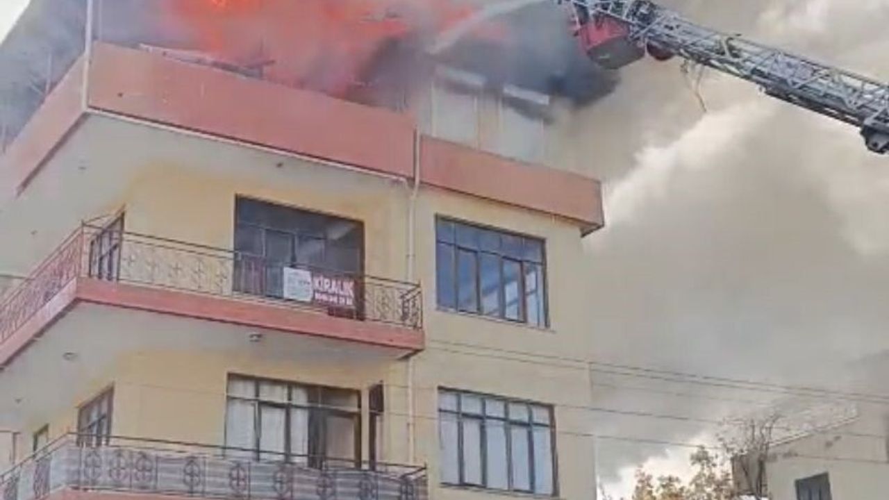 Manavgat'ta Yangında Mahsur Kalan Çocuklar Kurtarıldı