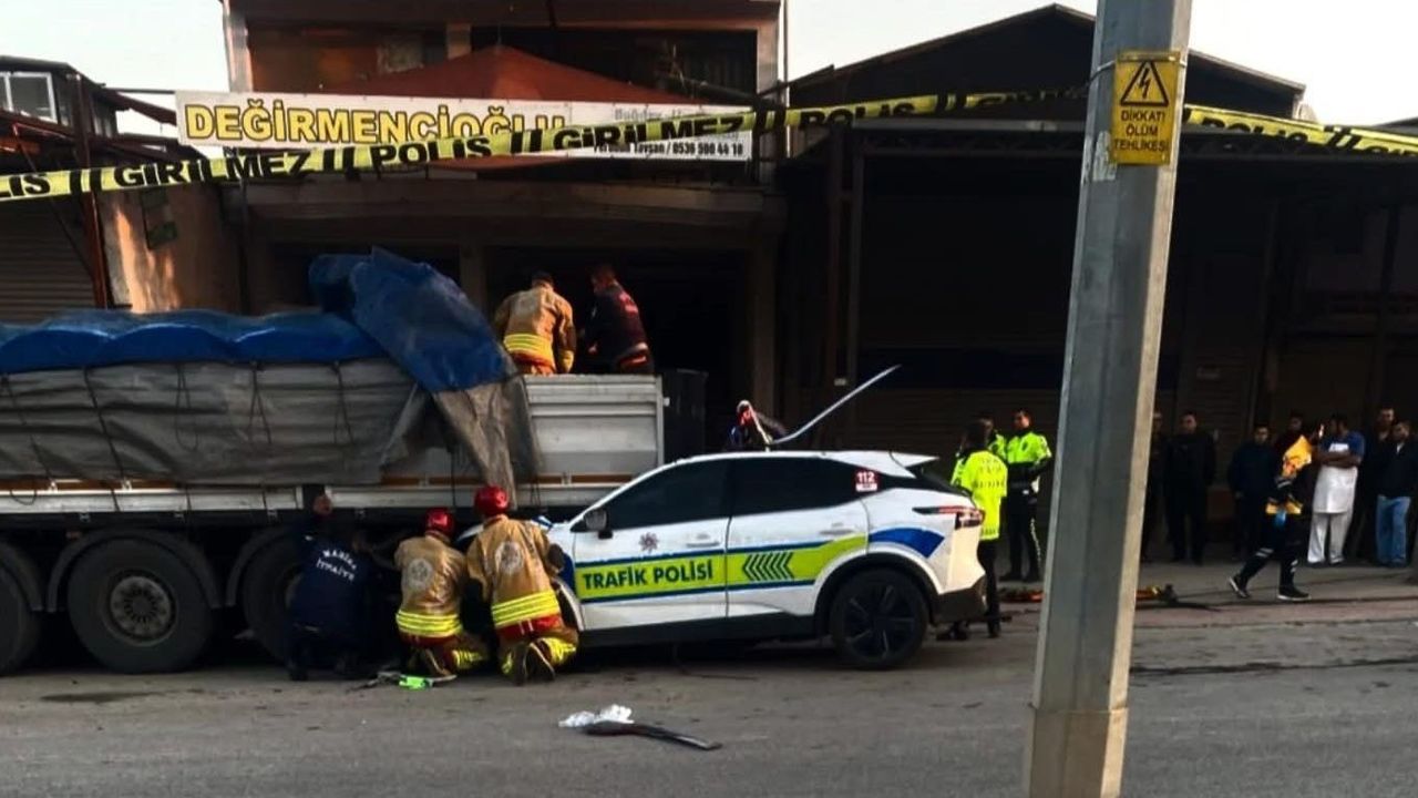 Manisa'da Trafik Kazasında 1 Polis Şehit Oldu