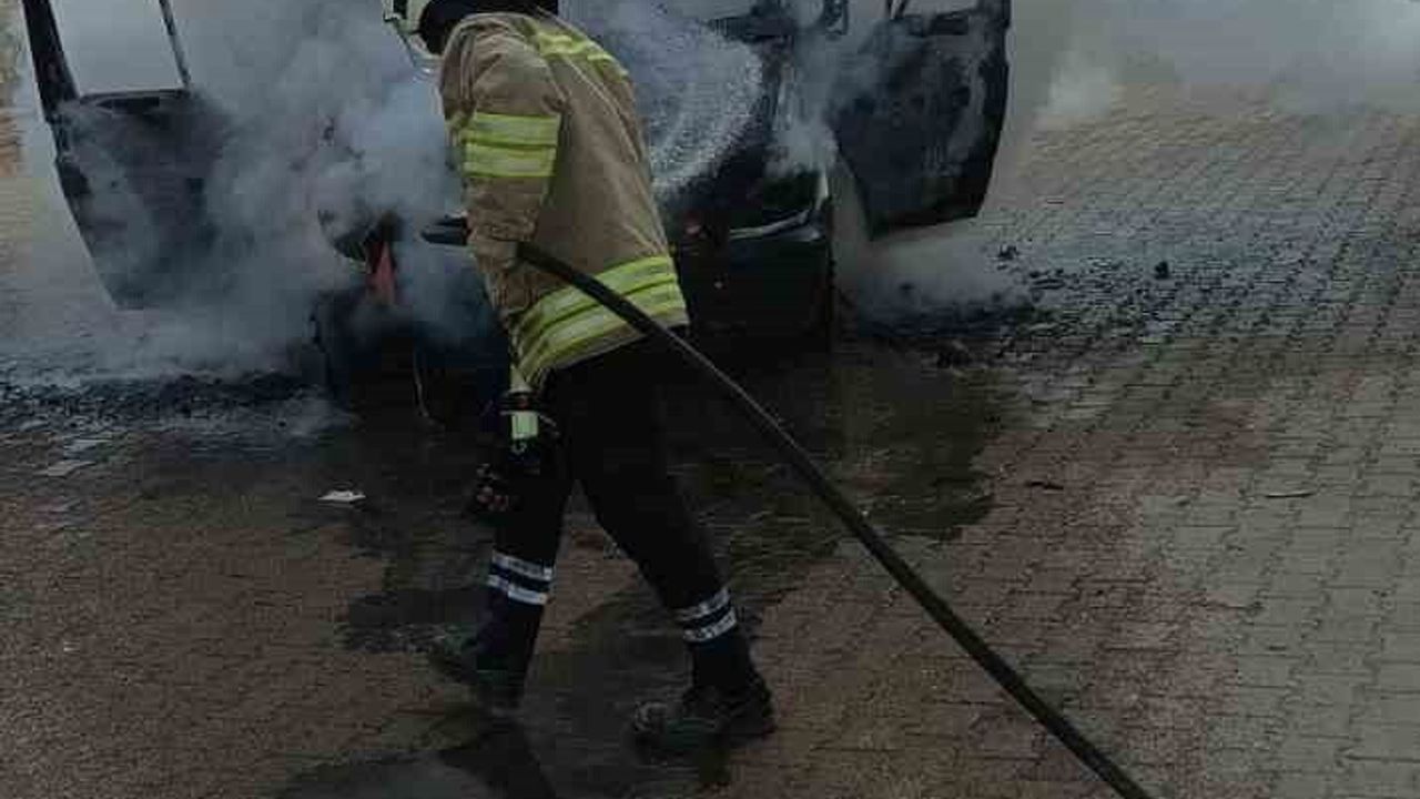 Mardin'de Kamyonette Yangın