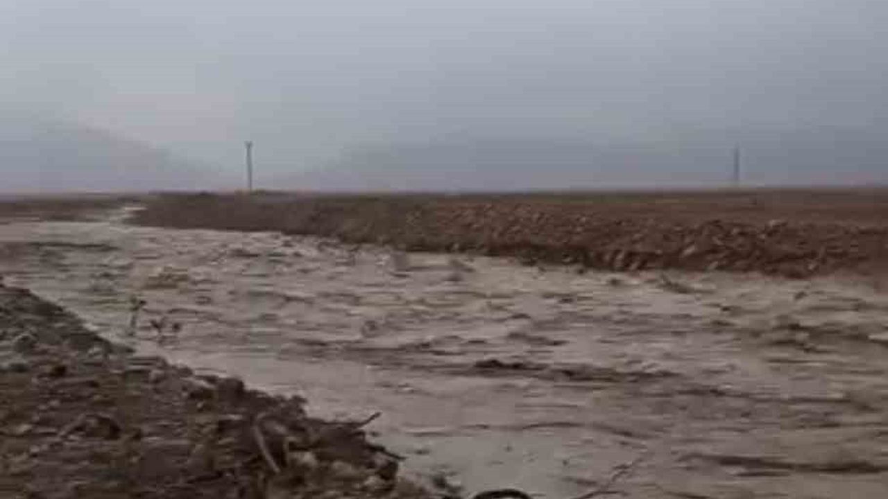 Mardin Kızıltepe'de Sağanak Yağış Hayatı Olumsuz Etkiledi