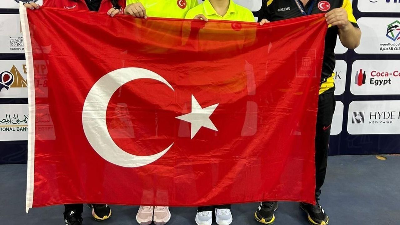 Masa Tenisi Dünya Şampiyonluğu Elde Eden Büyükşehirli Sporcular