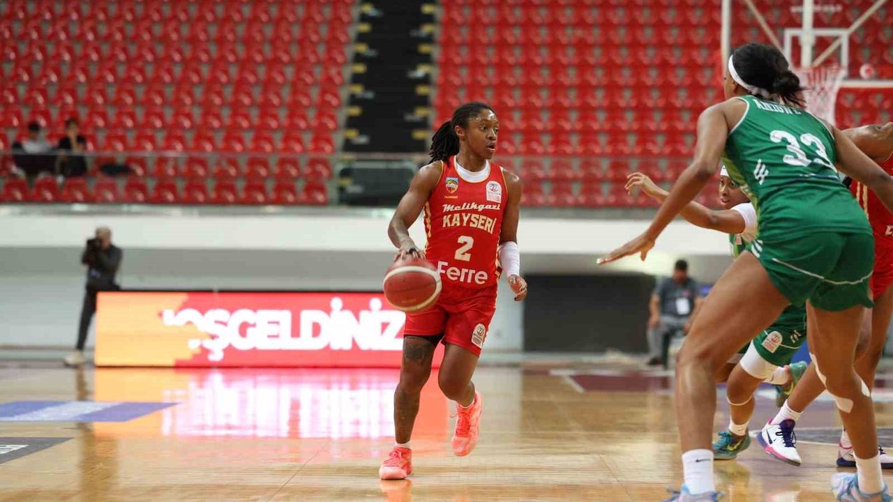 Melikgazi Kayseri Basketbol'da Üç Oyuncu Çift Haneli Sayıda
