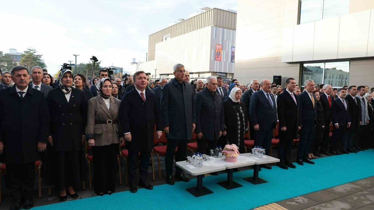 Mengücek Gazi Eğitim ve Araştırma Hastanesi Resmi Açılışı Yapıldı