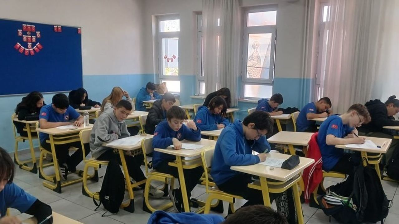 Menteşe İlçe Millî Eğitim Müdürü İdris Kömürcü, Ortak Sınav Uygulamalarını İnceledi