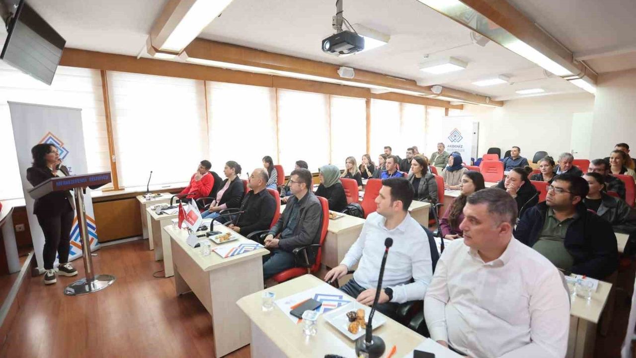 Merkezefendi Belediyesi'nde Personel Mevzuatı Eğitimi Düzenlendi