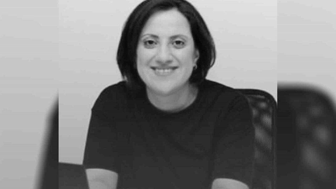 Mersin Büyükşehir Belediye Başkanı Vahap Seçer'in Kardeşi Arzu Seçer Hayatını Kaybetti