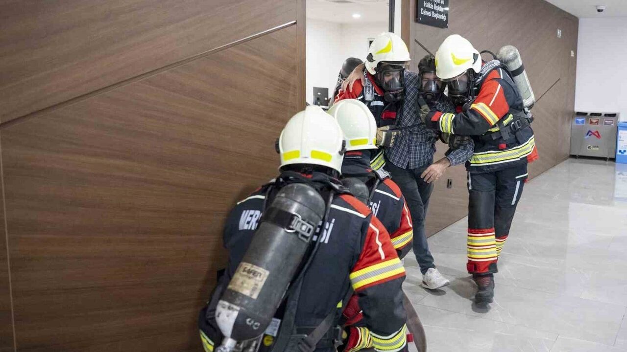 Mersin'de Acil Durum Hazırlıkları: Yangın Tatbikatı Gerçekleştirildi