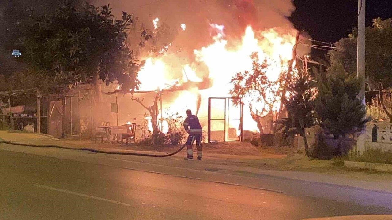 Mersin'de Hobi Bahçesinde Yangın Paniği