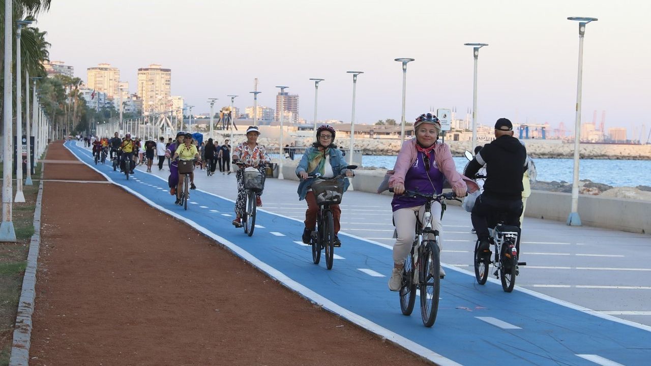 Mersin'de Kadınlara Ücretsiz Bisiklet Eğitimi