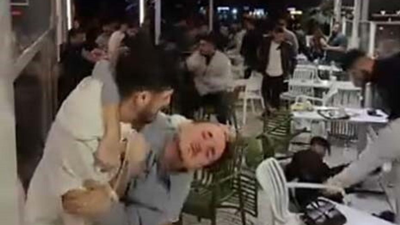 Mersin'de Kafede Kavga: Yumruklar Havada Uçuştu