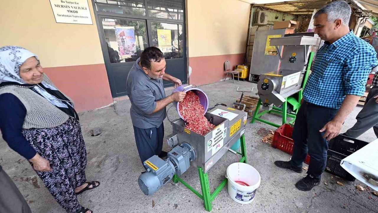 Mersin'de Nar Üreticilerine Yeni Makine Desteği