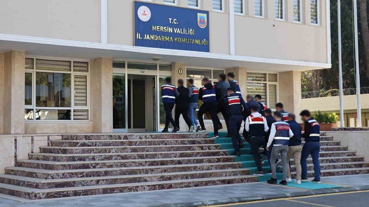 Mersin'de Şüphelilere Operasyon: 34 Gözaltı