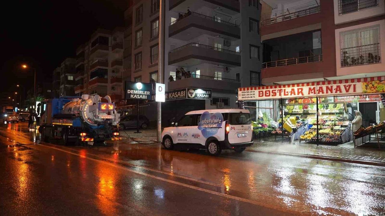 Mersin'de Taşkına Hızlı Müdahale