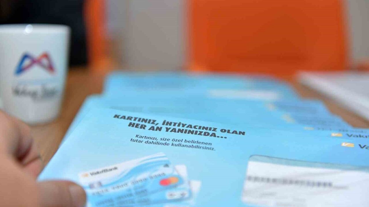 Mersin'de Üniversite Öğrencilerine Öğrenim Yardımı Desteği