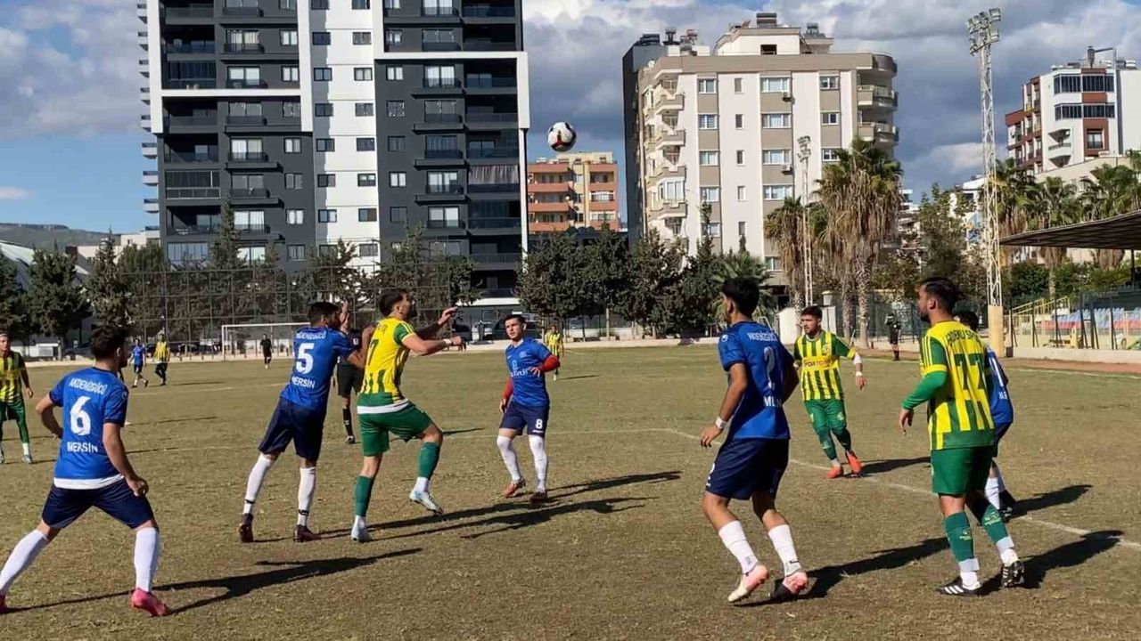 Mersin Takımları Şehitleri Unutmadı