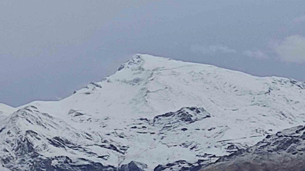 Mevsimin İlk Karı Batman'ı Beyaza Bürüdü