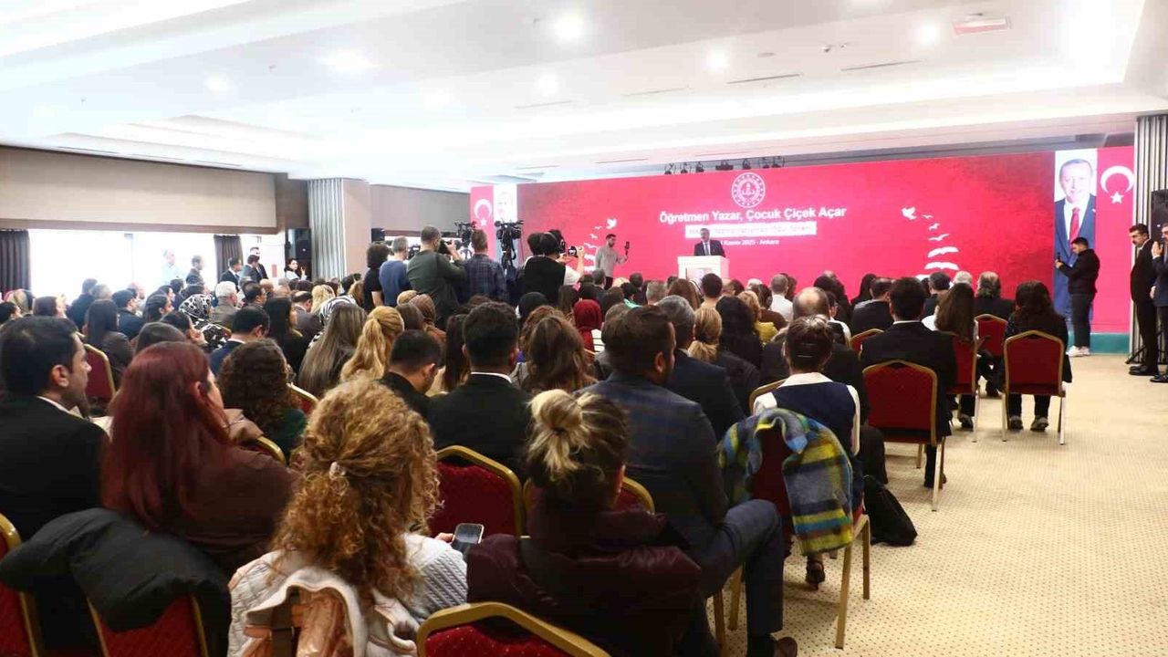 Milli Eğitim Bakanı Tekin: "Biz Çok Büyük Bir Aileyiz"