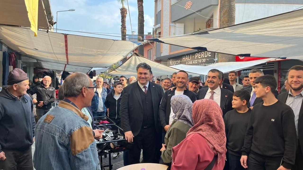 Milli Eğitim Bakanı Tekin'den Havran'a Sıcak Ziyaret