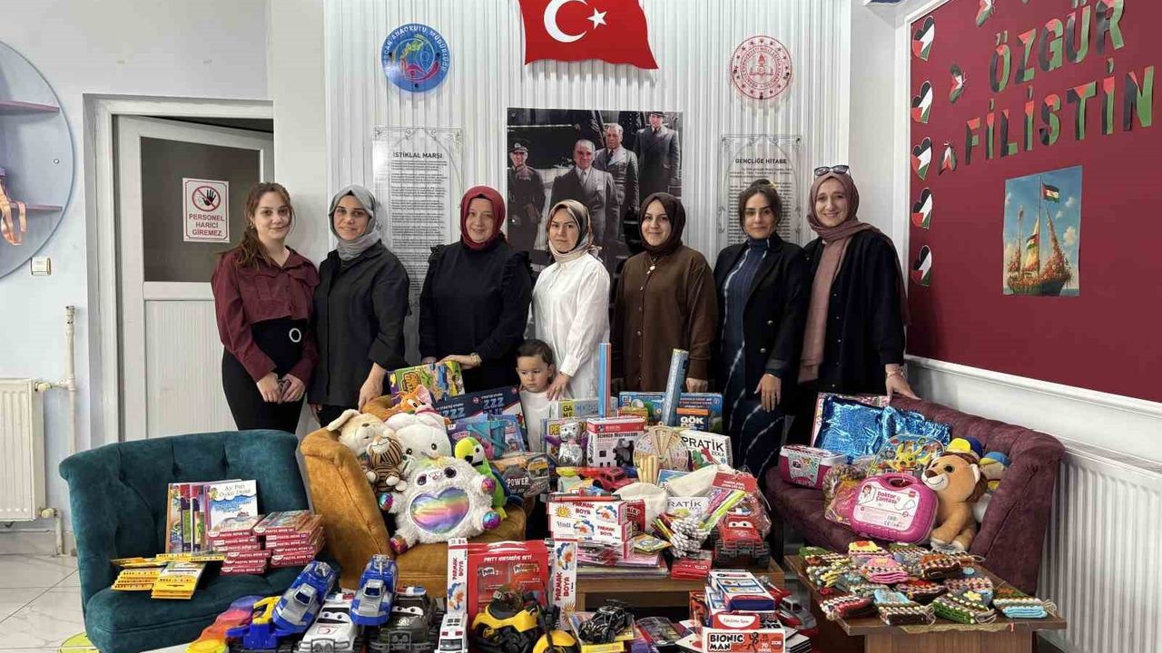 Minik Kalpler Arasındaki Sevgi Bağları