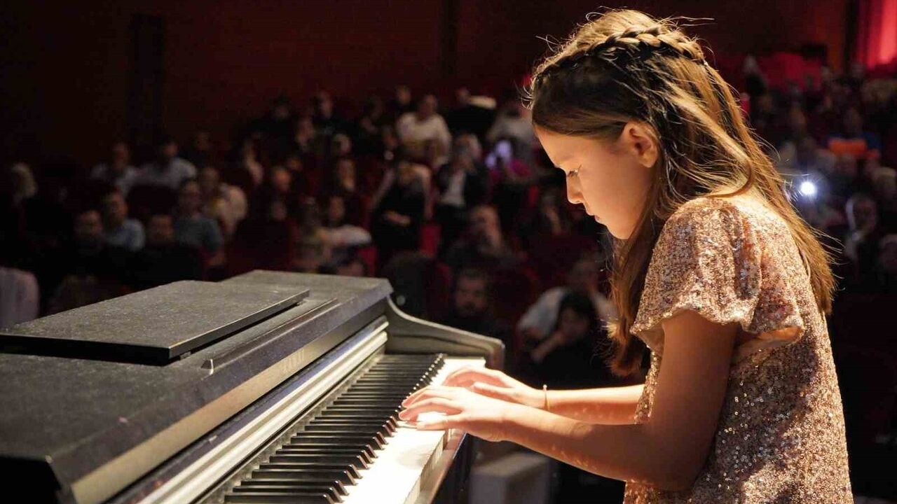 Minik Piyanistler Özgüvenleriyle Sahne Aldı