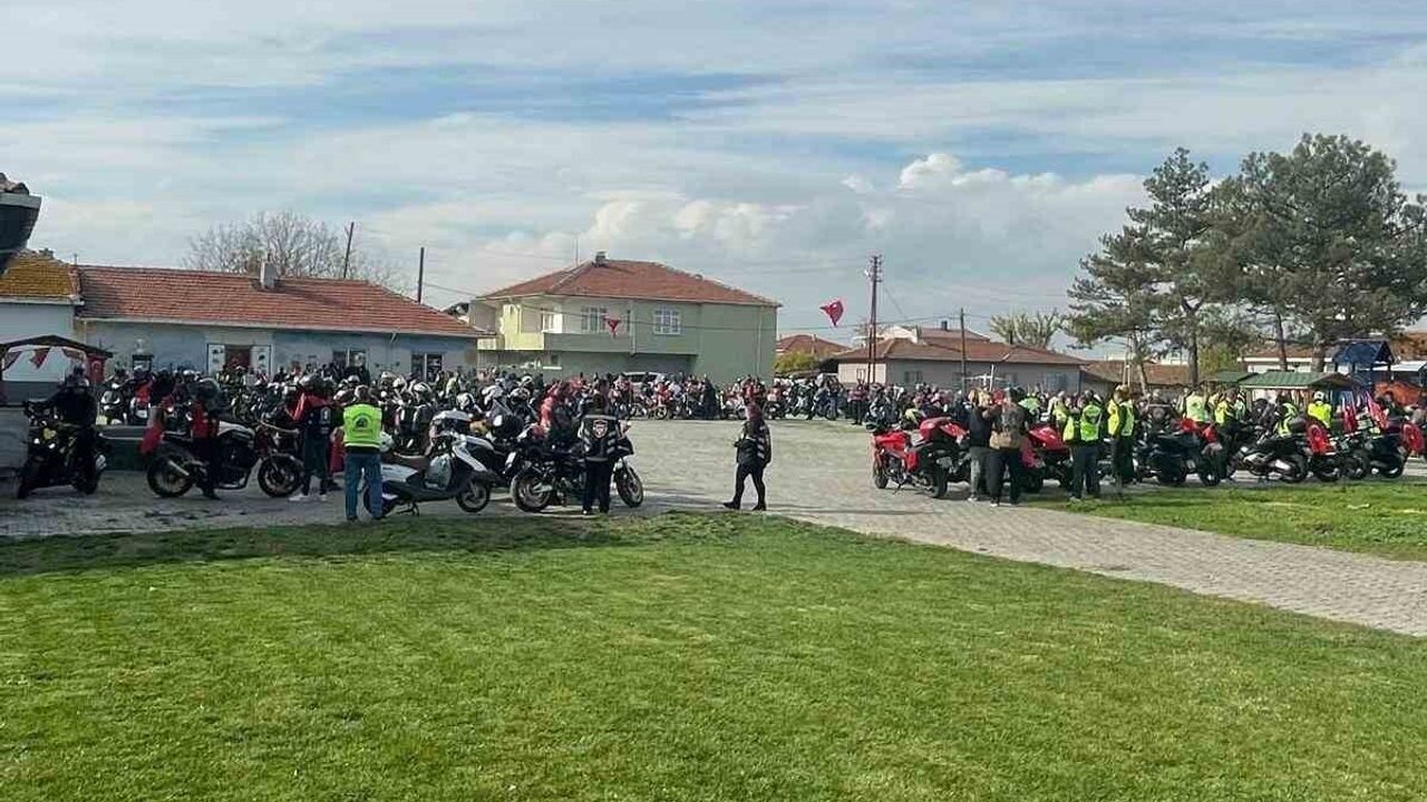 Motosikletli Konvoy Şehit Ailesine Taziyede Bulundu