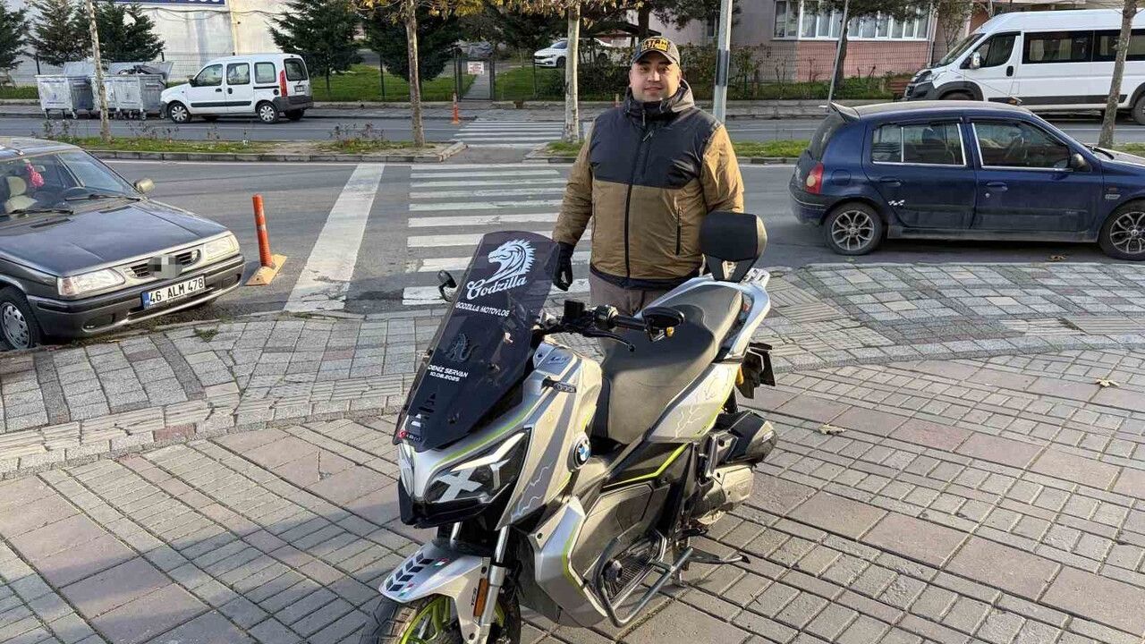 Motosikletli'nin Viral Yol Verme Olayı