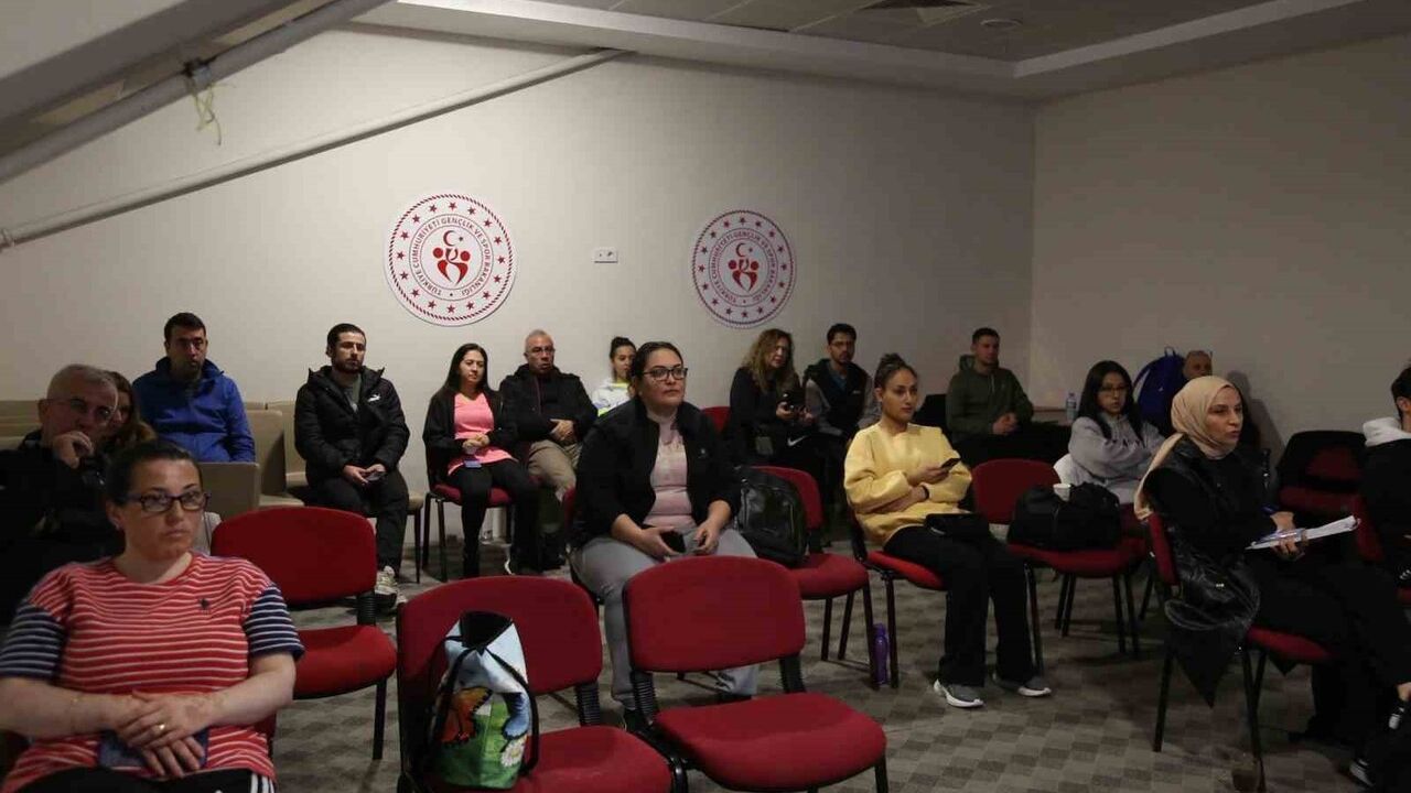 Muğla'da Masa Tenisi Antrenörlük Eğitimleri Devam Ediyor