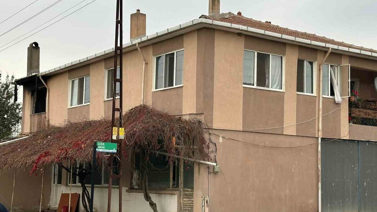 Muratlı'da Ev Yangını: 1 Yaralı