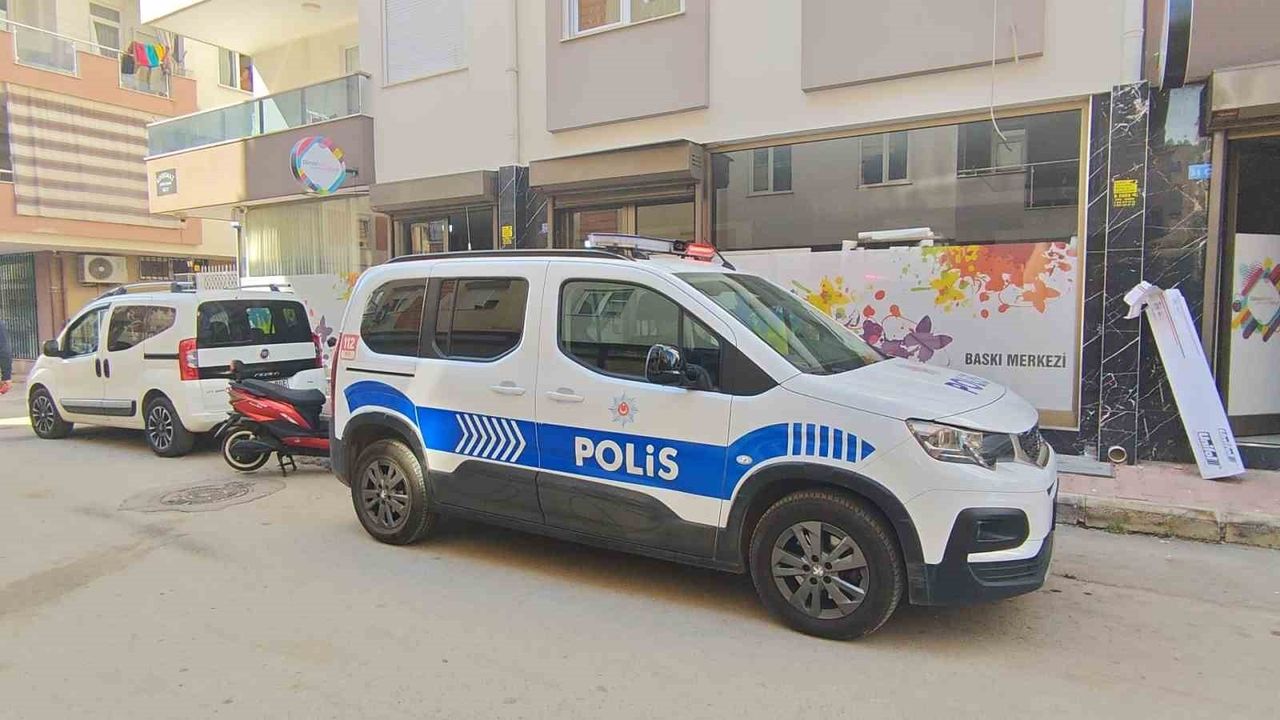 Muratpaşa'da Yalnız Yaşayan 78 Yaşındaki Adam Evinde Ölü Bulundu