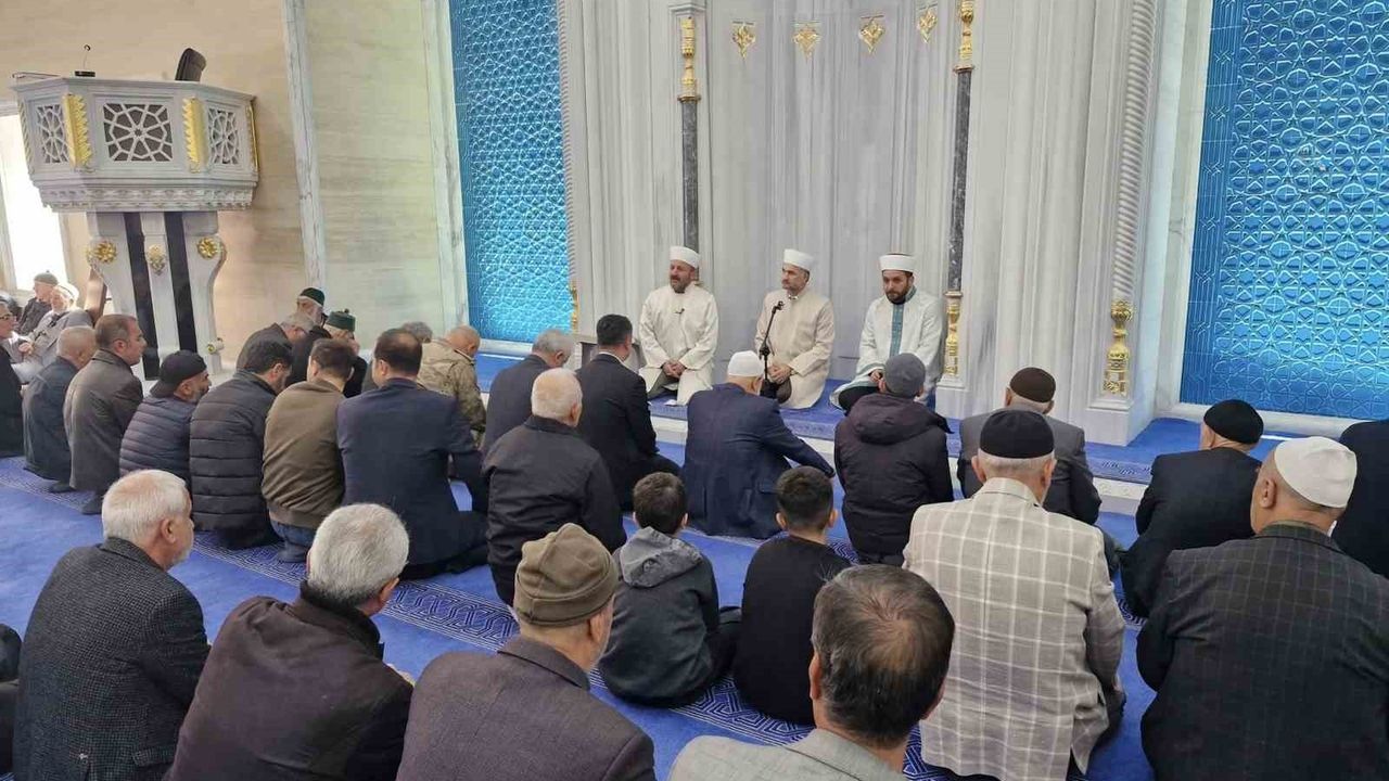 Muş'ta Şehitler İçin Mevlit Programı Düzenlendi