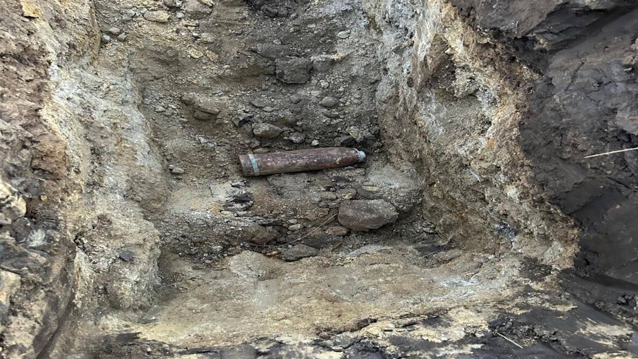 Nazilli'de Tarlada Bulunan Top Mermisi İmha Edildi