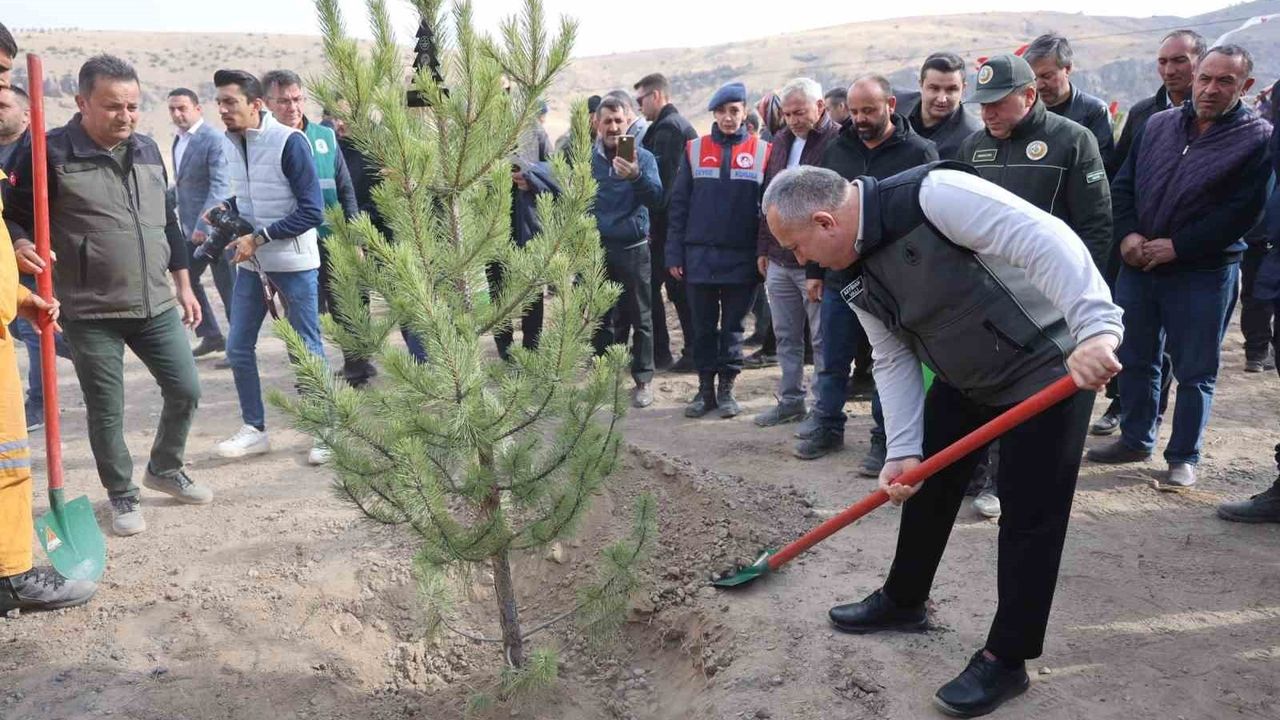 Nevşehir'de 18.500 Fidan Toprakla Buluşturuldu