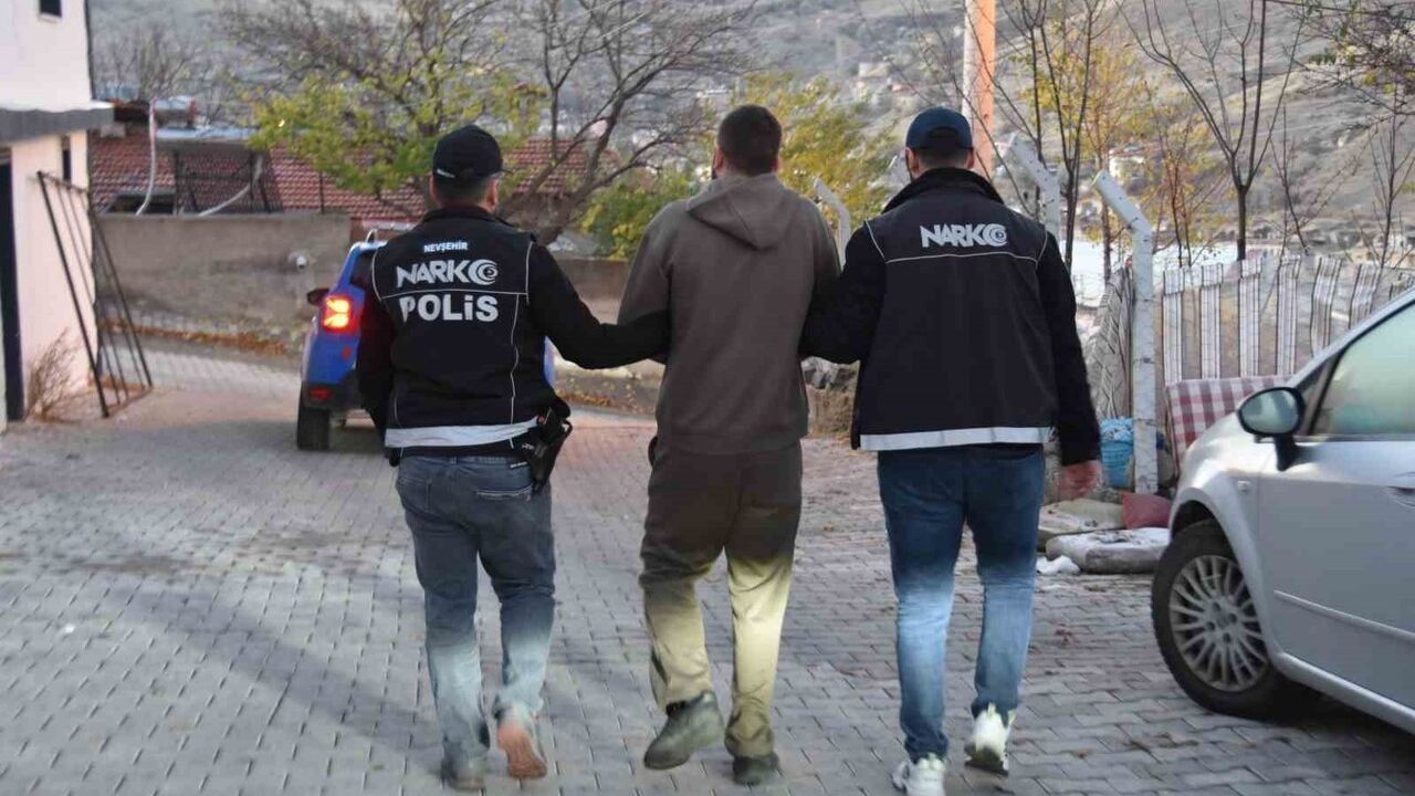 Nevşehir'de Helikopter Destekli Uyuşturucu Operasyonu: 40 Gözaltı