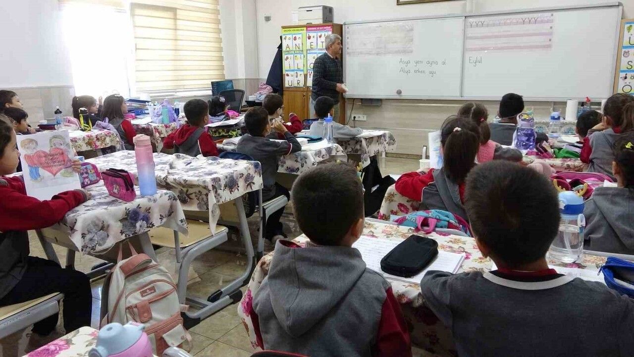 Öğrencilere Yürekten Destek: Kadir Özer'in Sıcak Hikayesi