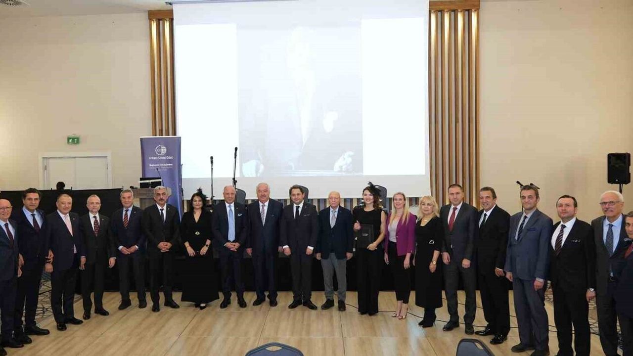 Öğretmenler Günü'nde Eğitim Vurgusu