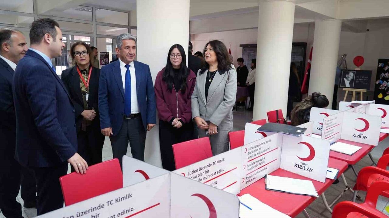 Öğretmenler Günü'nde Kan Bağışı Etkinliği