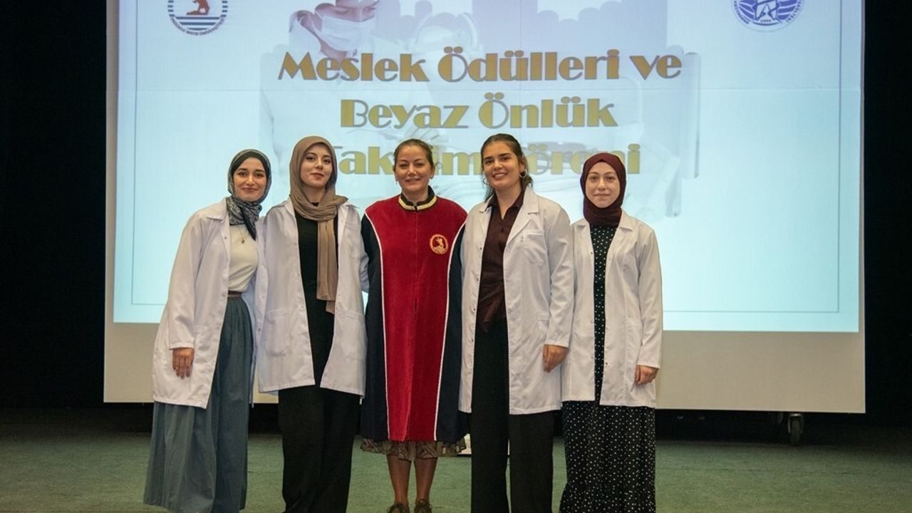 OMÜ Diş Hekimliği Fakültesi'nde Beyaz Önlük Heyecanı